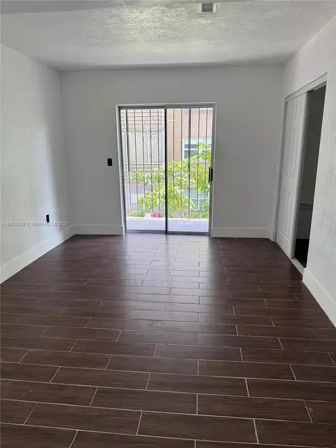 6625 W 4th Ave #204, Hialeah, FL 33012