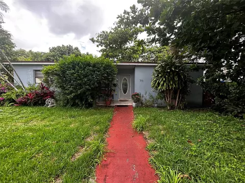 711 NE 170th St, North Miami Beach, FL 33162