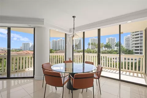 1000 W Island Blvd #504, Aventura, FL 33160