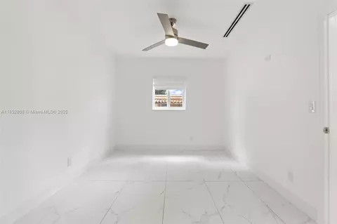 Bedroom - 4205 E 10th Ave, Hialeah, FL 33013 photo 1 of 5