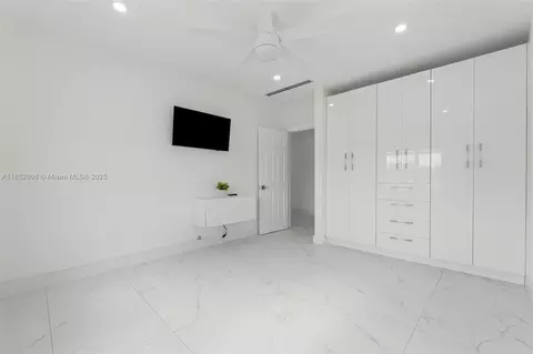 Other - 4205 E 10th Ave, Hialeah, FL 33013 photo 2 of 5