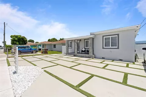 Exterior - 4205 E 10th Ave, Hialeah, FL 33013 photo 2 of 4