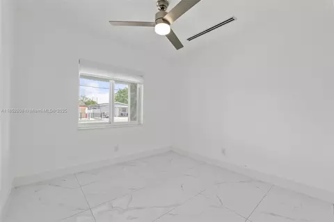 Bedroom - 4205 E 10th Ave, Hialeah, FL 33013 photo 3 of 5