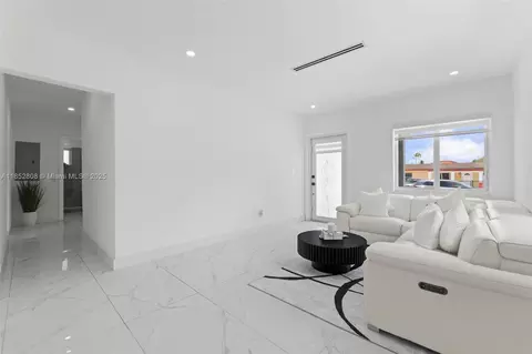 Living - 4205 E 10th Ave, Hialeah, FL 33013 photo 2 of 2