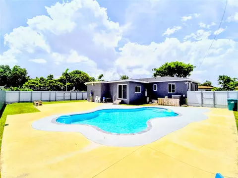 6890 SW 27 St, Miami, FL 33155