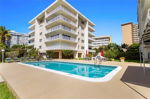 120 Golden Isles Dr #23B, Hallandale Beach, FL 33009