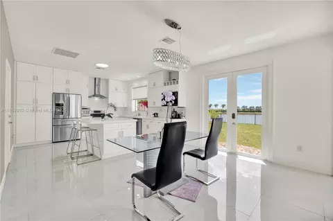 557 SE 37th Pl, Homestead, FL 33033