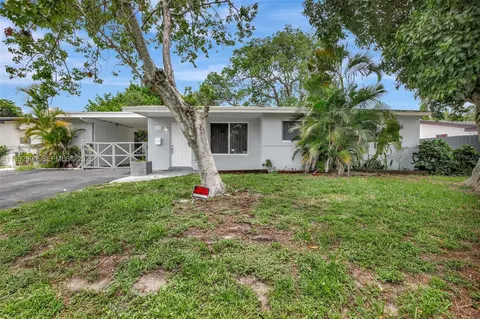 311 SW 68th Ter, Pembroke Pines, FL 33023