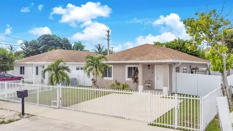 814 NW 114th St, Miami, FL 33168