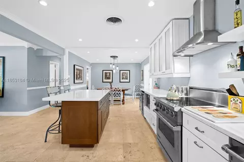 608 NW 25th St, Wilton Manors, FL 33311