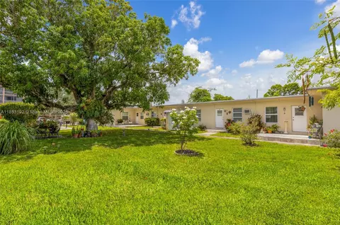 1845 Dixieanna St, Hollywood, FL 33020