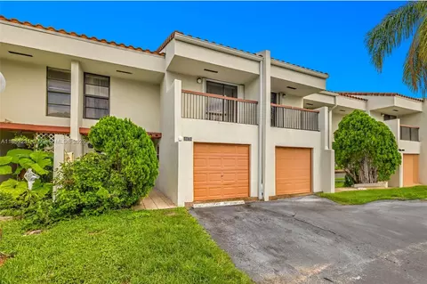 6673 Racquet Club Dr #185, Lauderhill, FL 33319
