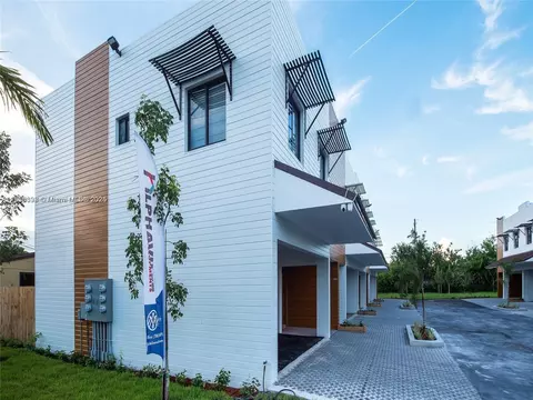 954 NW 8 St #5, Florida City, FL 33034