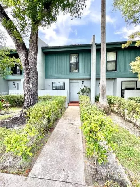 1444 NW 97th Ave #267, Pembroke Pines, FL 33024