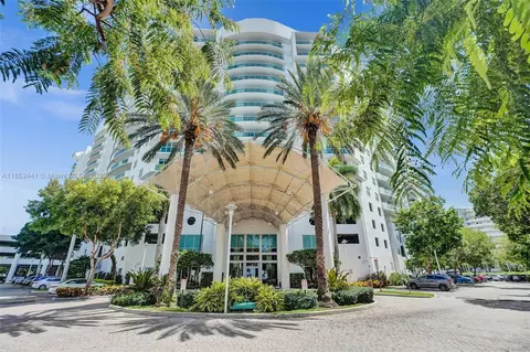7900 Harbor Island Dr #PH15, North Bay Village, FL 33141