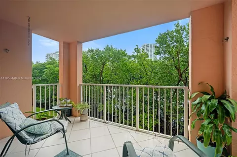 19999 E Country Club Dr #1208, Aventura, FL 33180