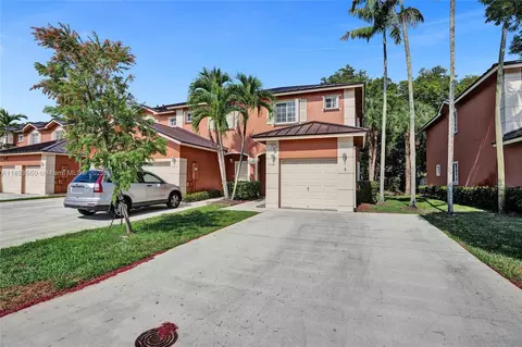 1001 NW 100th Ave, Pembroke Pines, FL 33024
