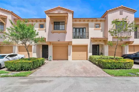 6116 E Grand Cypress Cir E, Coconut Creek, FL 33073
