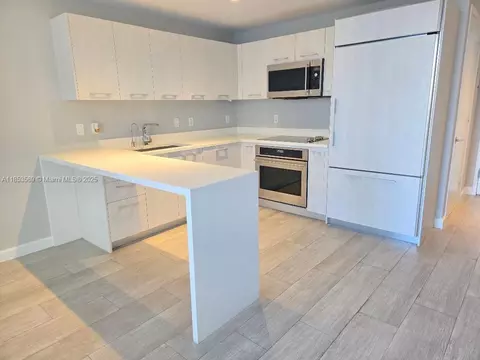 45 SW 9th St #2602, Miami, FL 33130