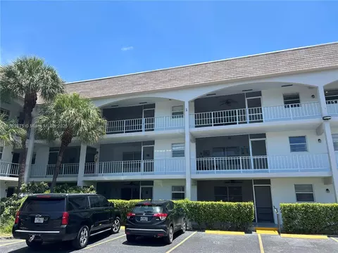 501 Blue Heron Dr #110-A, Hallandale Beach, FL 33009