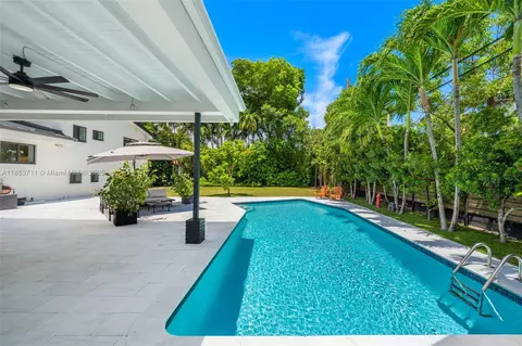 Exterior - 251 E Shore Dr E, Miami, FL 33133 photo 1 of 8