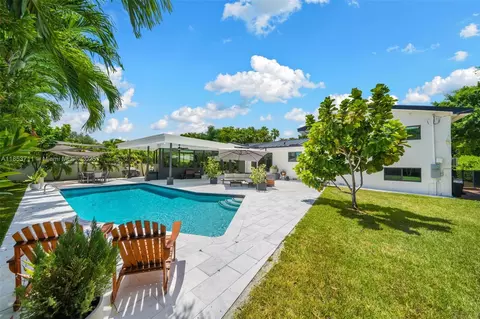Exterior - 251 E Shore Dr E, Miami, FL 33133 photo 2 of 8