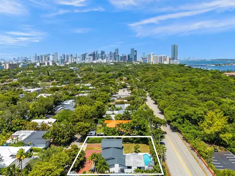 View/Area - 251 E Shore Dr E, Miami, FL 33133 photo 8 of 8