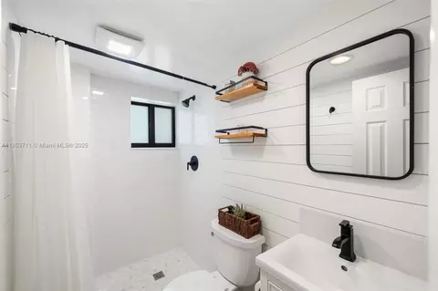 Bath - 251 E Shore Dr E, Miami, FL 33133 photo 1 of 3