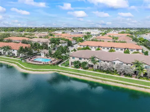 4216 N Dixie Hwy #60, Oakland Park, FL 33334