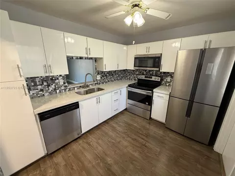 232 NE 12th Ave #201, Hallandale Beach, FL 33009