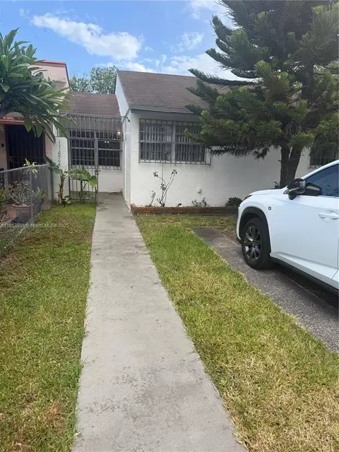 11472 SW 4th St, Sweetwater, FL 33174