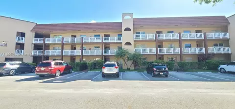 9020 Sunrise Lakes Blvd #107, Sunrise, FL 33322