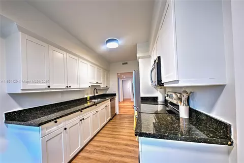 121 Crandon Blvd #249, Key Biscayne, FL 33149