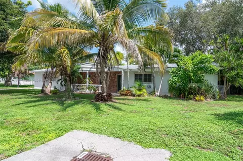 8465 SW 143rd St, Palmetto Bay, FL 33158
