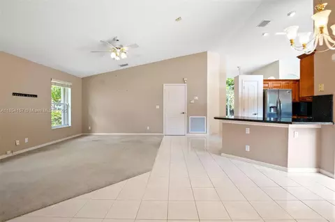 Living - 4635 NW 99th Ln, Coral Springs, FL 33076 photo 5 of 6