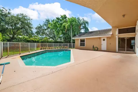 Exterior - 4635 NW 99th Ln, Coral Springs, FL 33076 photo 3 of 4