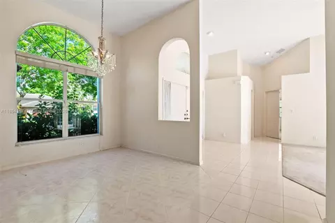 Living - 4635 NW 99th Ln, Coral Springs, FL 33076 photo 3 of 6