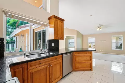 Kitchen - 4635 NW 99th Ln, Coral Springs, FL 33076 photo 2 of 2