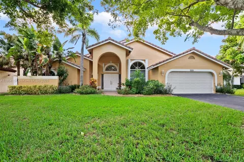 4635 NW 99th Ln, Coral Springs, FL 33076