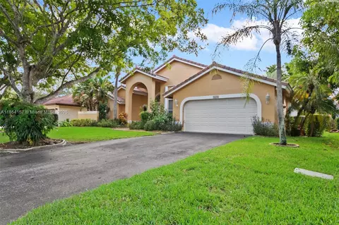 Exterior - 4635 NW 99th Ln, Coral Springs, FL 33076 photo 2 of 4