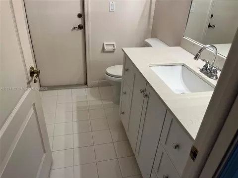 Bath - 4635 NW 99th Ln, Coral Springs, FL 33076 photo 3 of 4