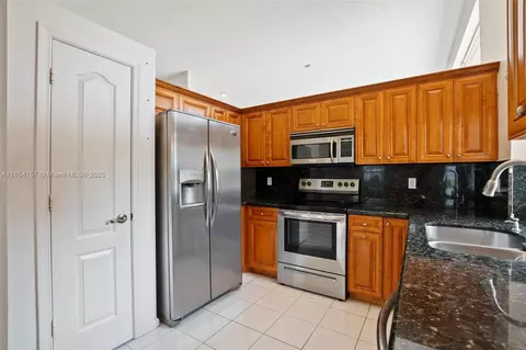 Kitchen - 4635 NW 99th Ln, Coral Springs, FL 33076 photo 1 of 2