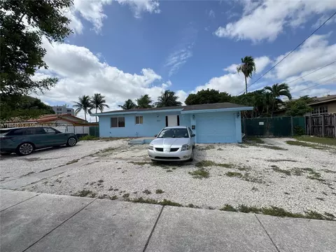 490 W 53rd St, Hialeah, FL 33012