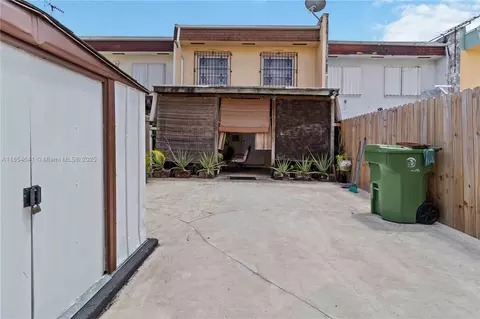 Exterior - 765 W 80th St, Hialeah, FL 33014 photo 6 of 8