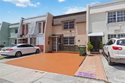 765 W 80th St, Hialeah, FL 33014