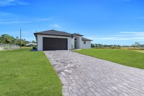 4507 E 9th St, Lehigh Acres, FL 33972