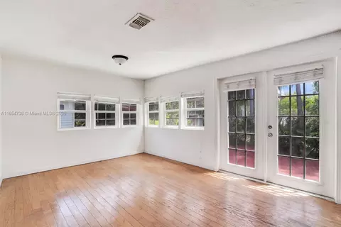 48 SW 14th St, Dania Beach, FL 33004