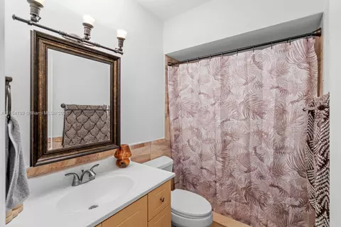 7417 Twin Sabal Dr, Miami Lakes, FL 33014 photo 14