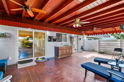 7417 Twin Sabal Dr, Miami Lakes, FL 33014 photo 20