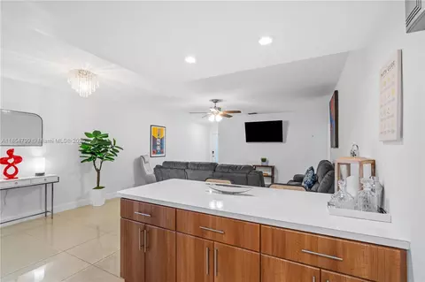 7417 Twin Sabal Dr, Miami Lakes, FL 33014 photo 6